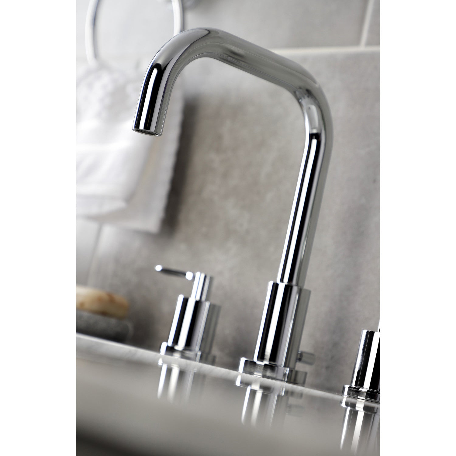 Kingston Tulare FSC8931SVL - Serena Widespread Bathroom Faucet with Brass Pop-Up, Polished Chrome — thumbnail 3